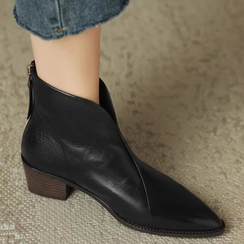 Lorine - Chic and Comfortable Leather Chelsea Boots